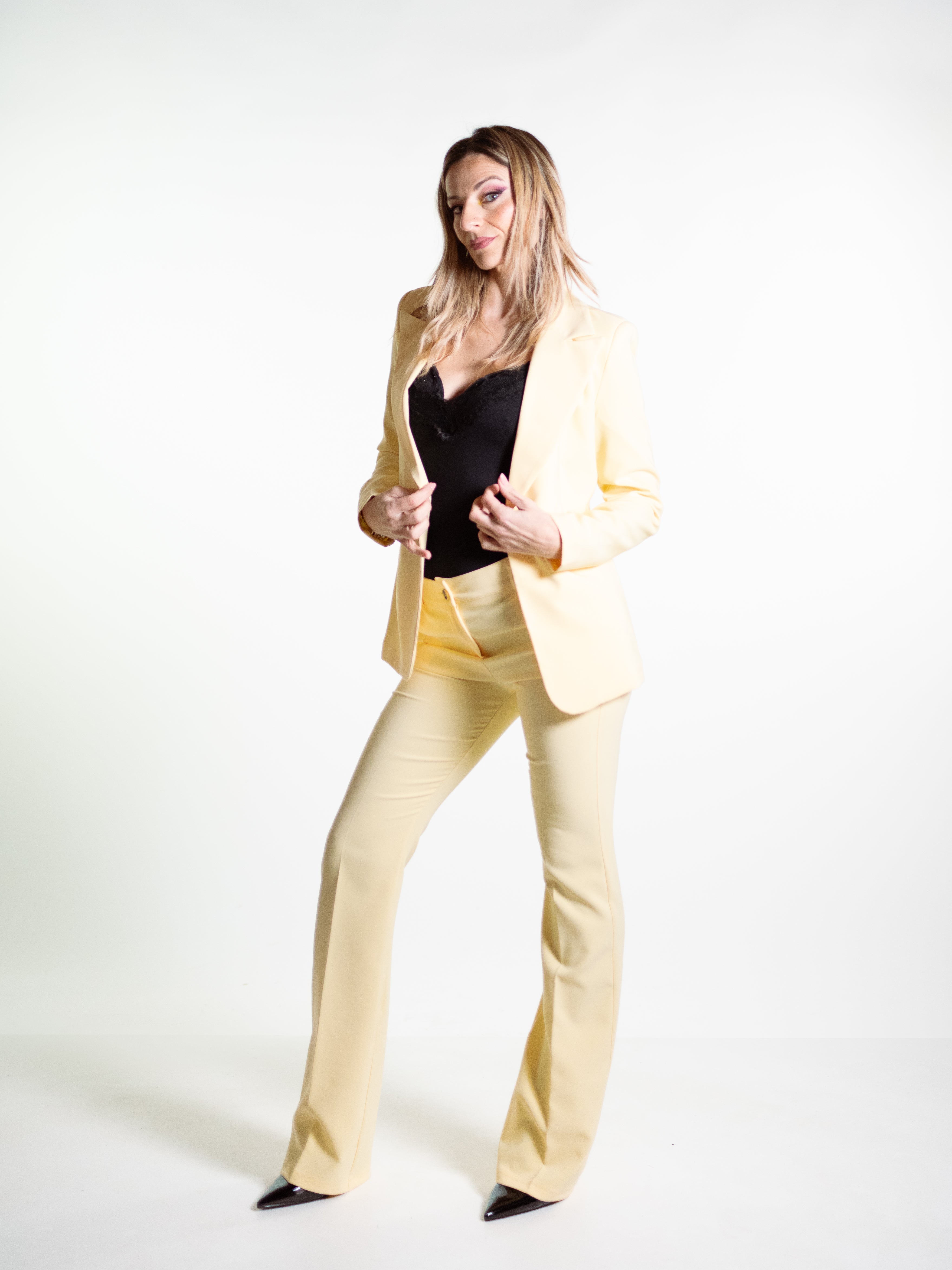 TAILLEUR con PANTALONI A ZAMPA