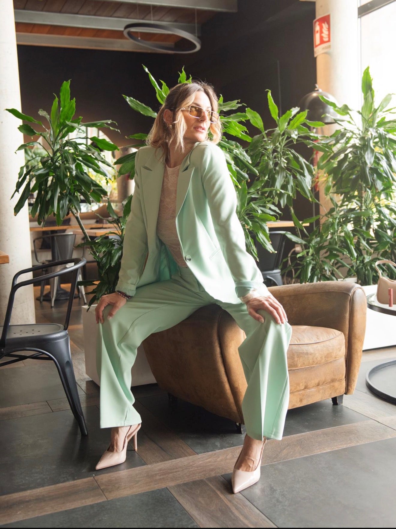 TAILLEUR con PANTALONI PALAZZO