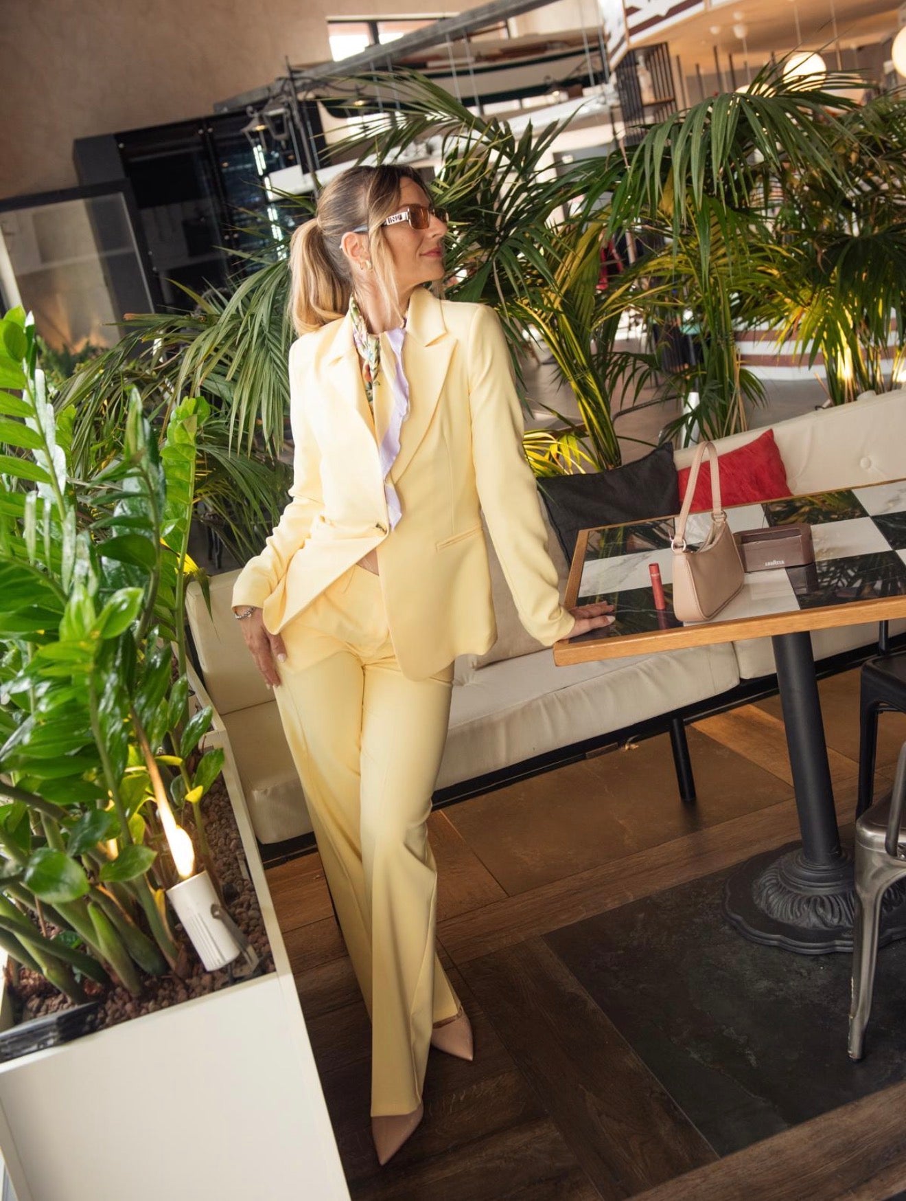 TAILLEUR con PANTALONI PALAZZO