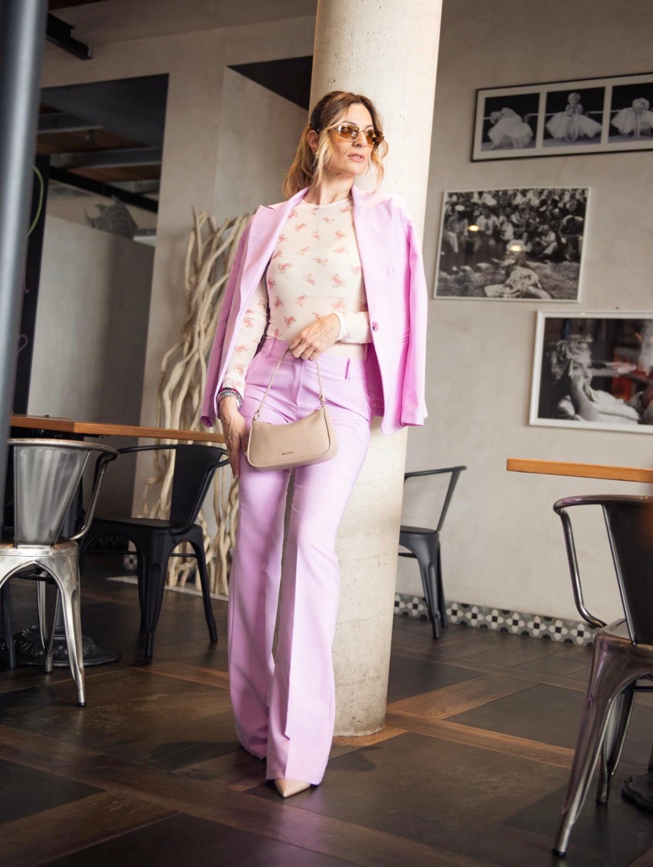 TAILLEUR con PANTALONI A ZAMPA