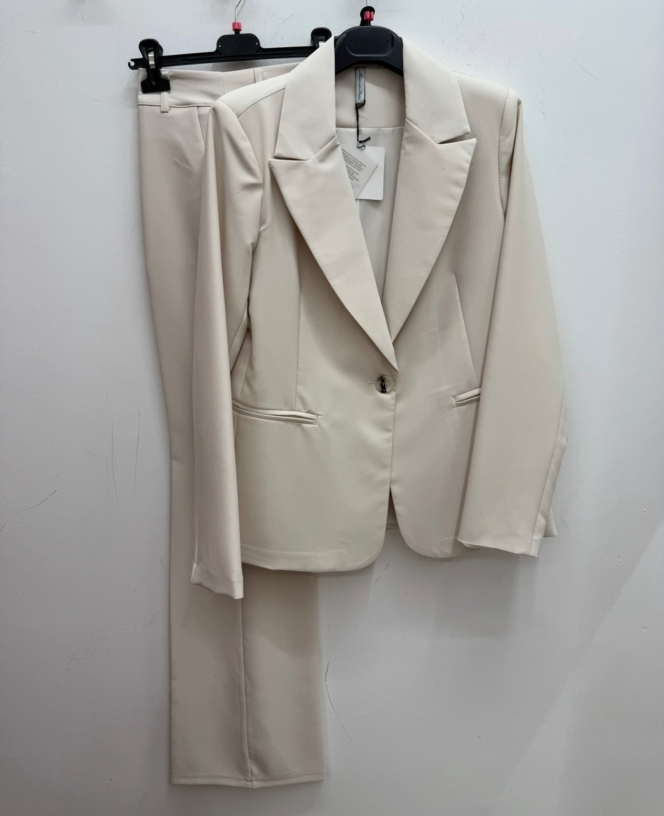 TAILLEUR con PANTALONI A ZAMPA
