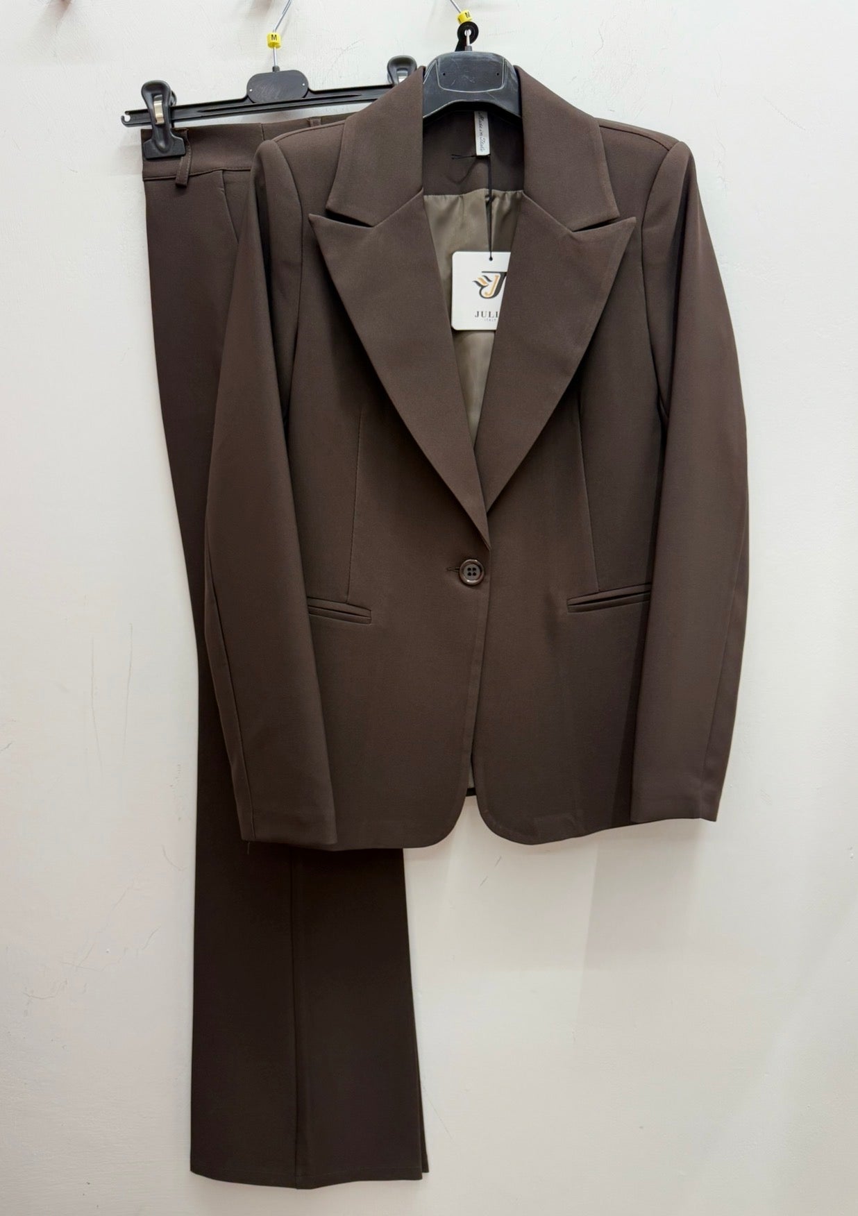 TAILLEUR con PANTALONI A ZAMPA