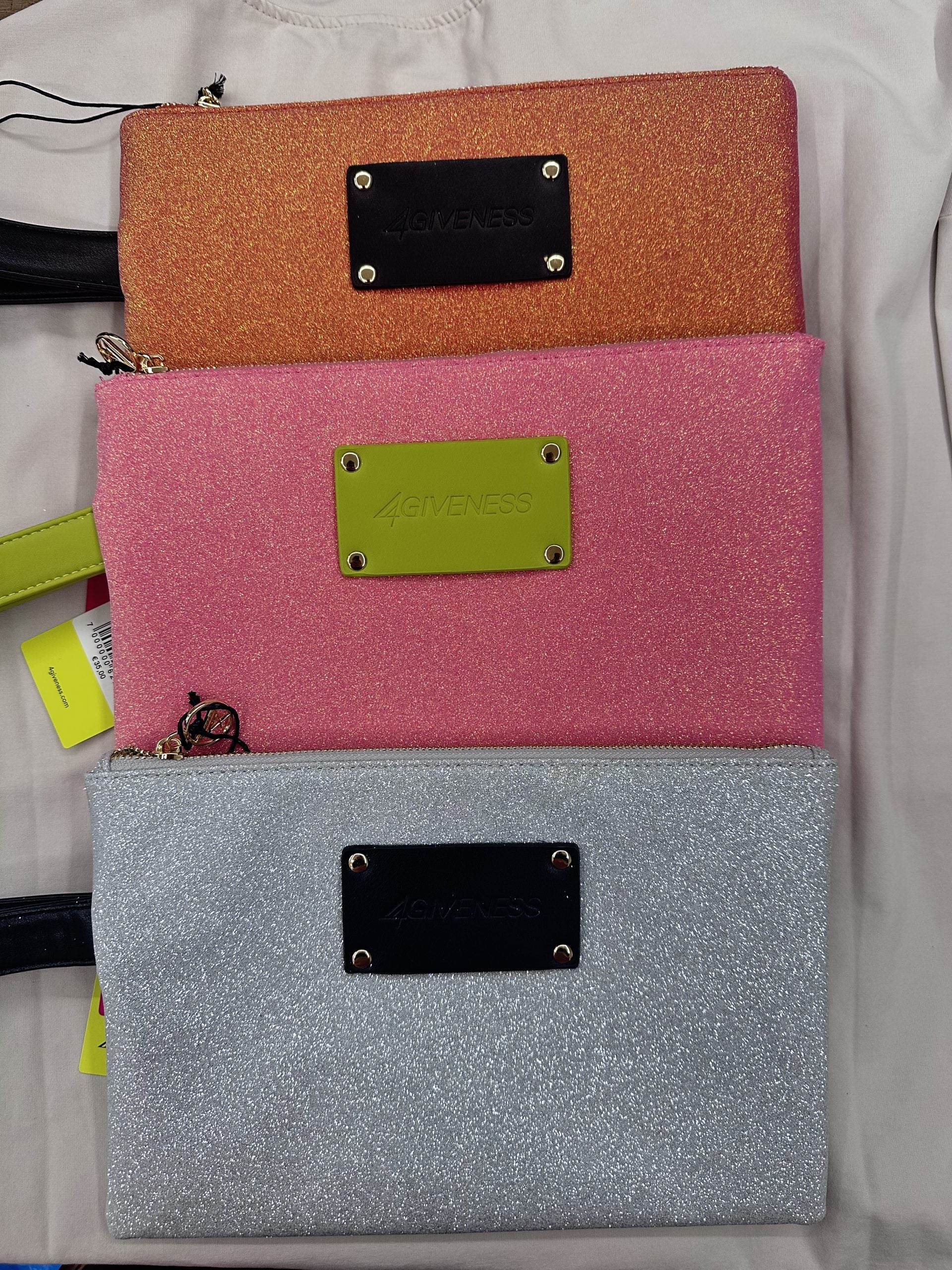 Pochette capri must have